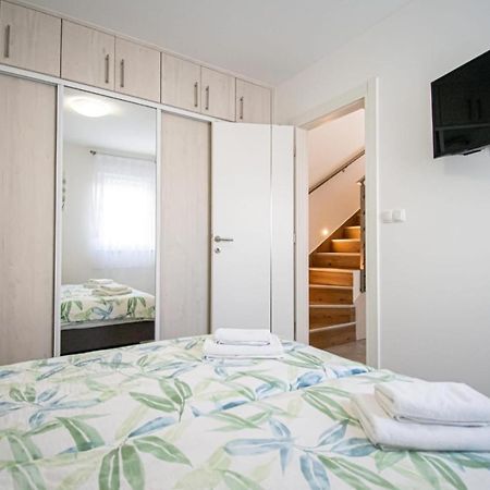 Luxury Apartment With Swimming Pool Ana تروغير المظهر الخارجي الصورة