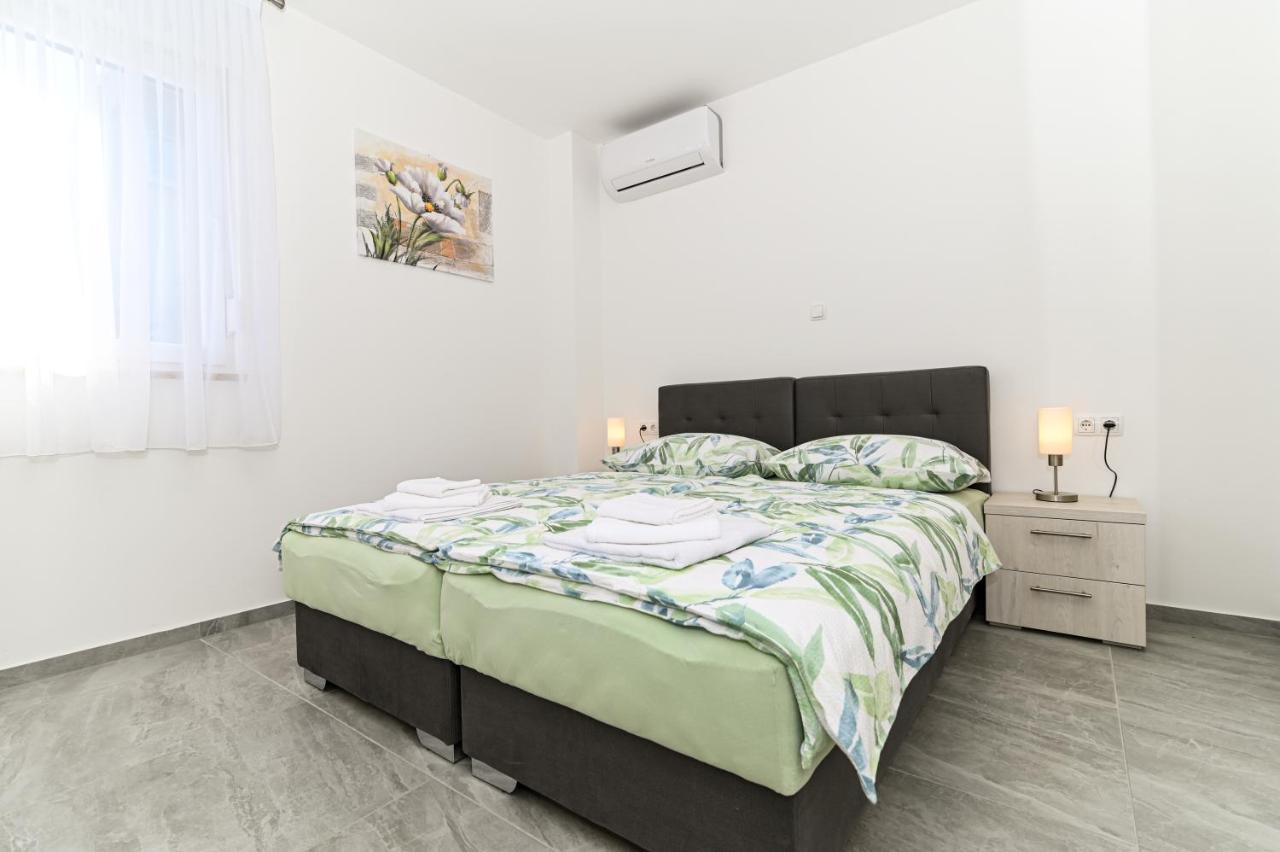 Luxury Apartment With Swimming Pool Ana تروغير المظهر الخارجي الصورة
