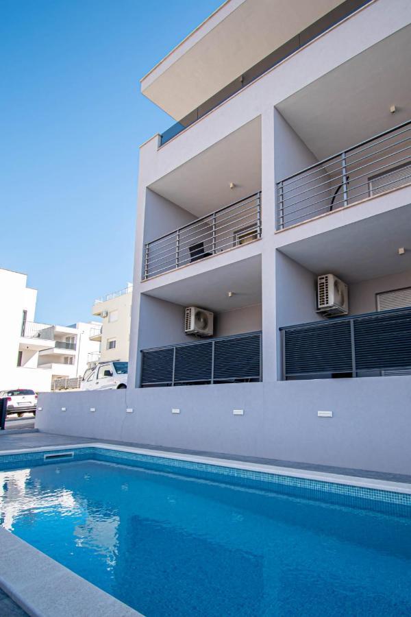 Luxury Apartment With Swimming Pool Ana تروغير المظهر الخارجي الصورة